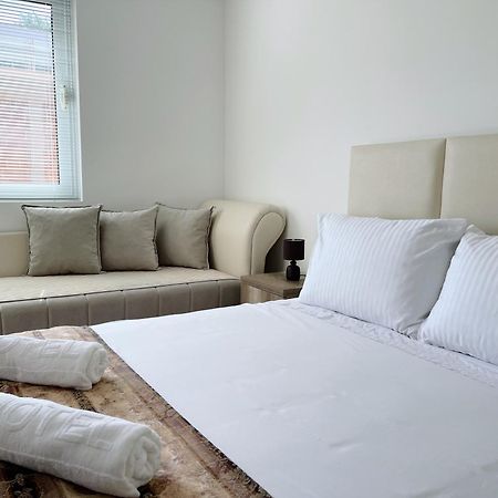 Guest House Koliqi - Hotel & Apartments 乌尔齐尼 外观 照片