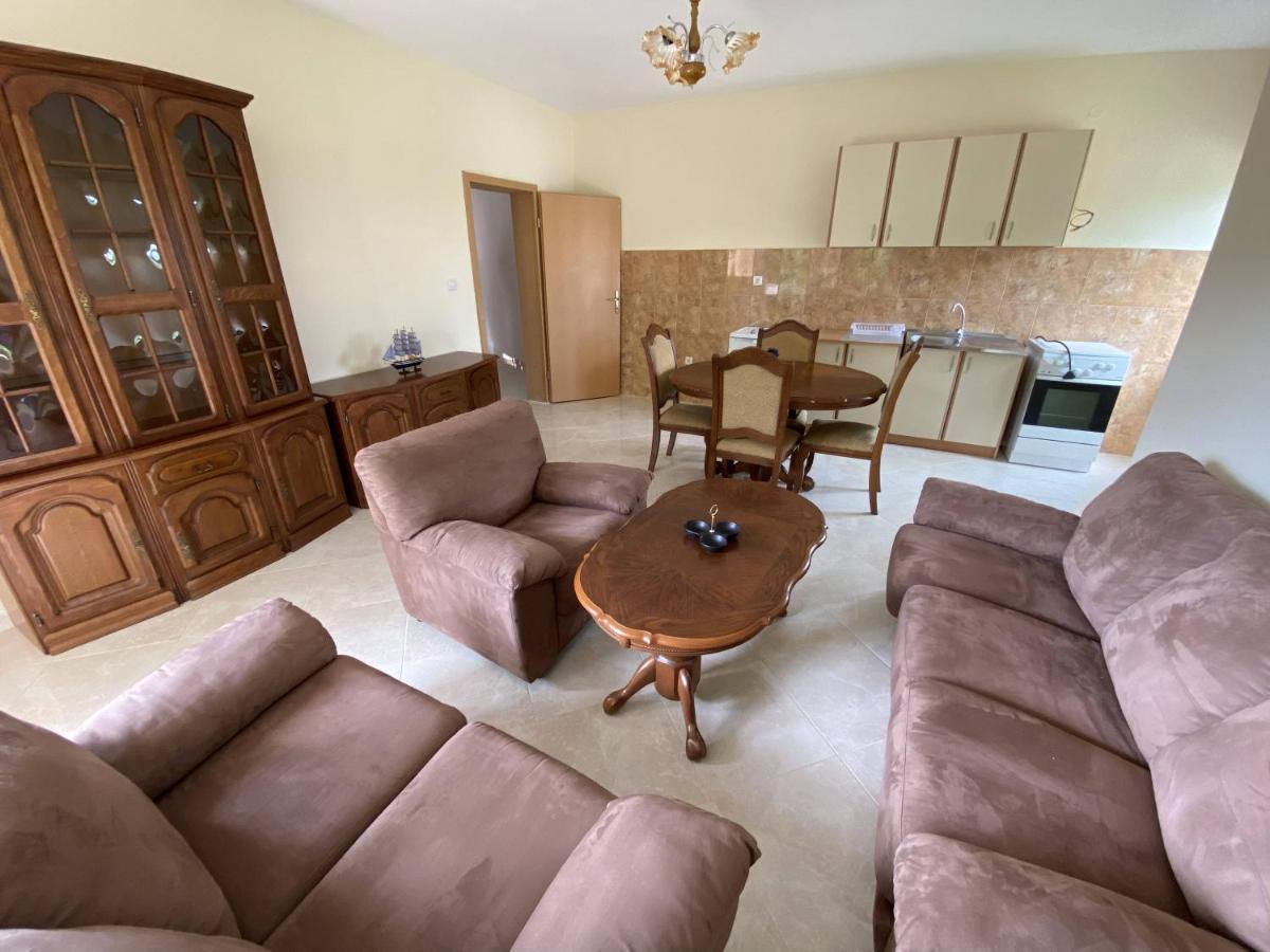 Guest House Koliqi - Hotel & Apartments 乌尔齐尼 外观 照片