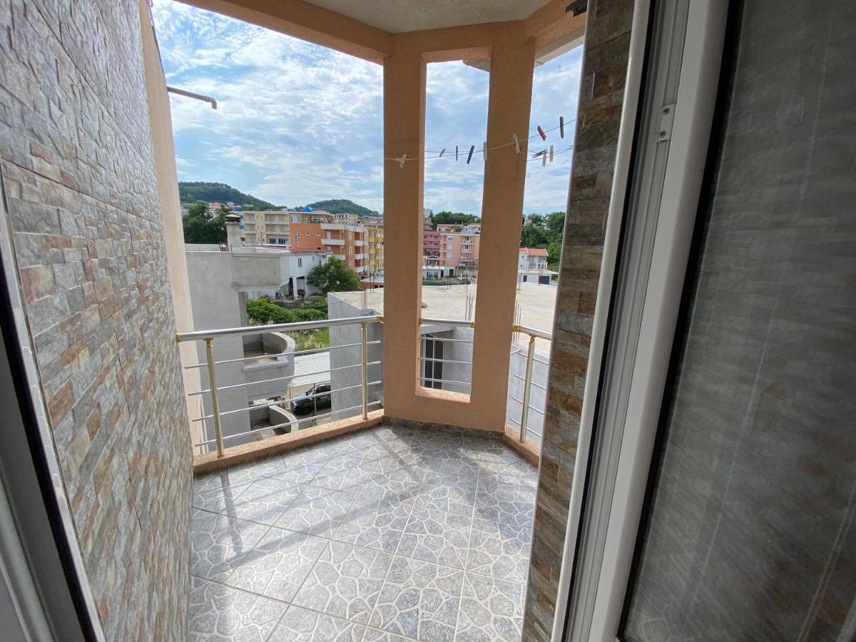 Guest House Koliqi - Hotel & Apartments 乌尔齐尼 外观 照片