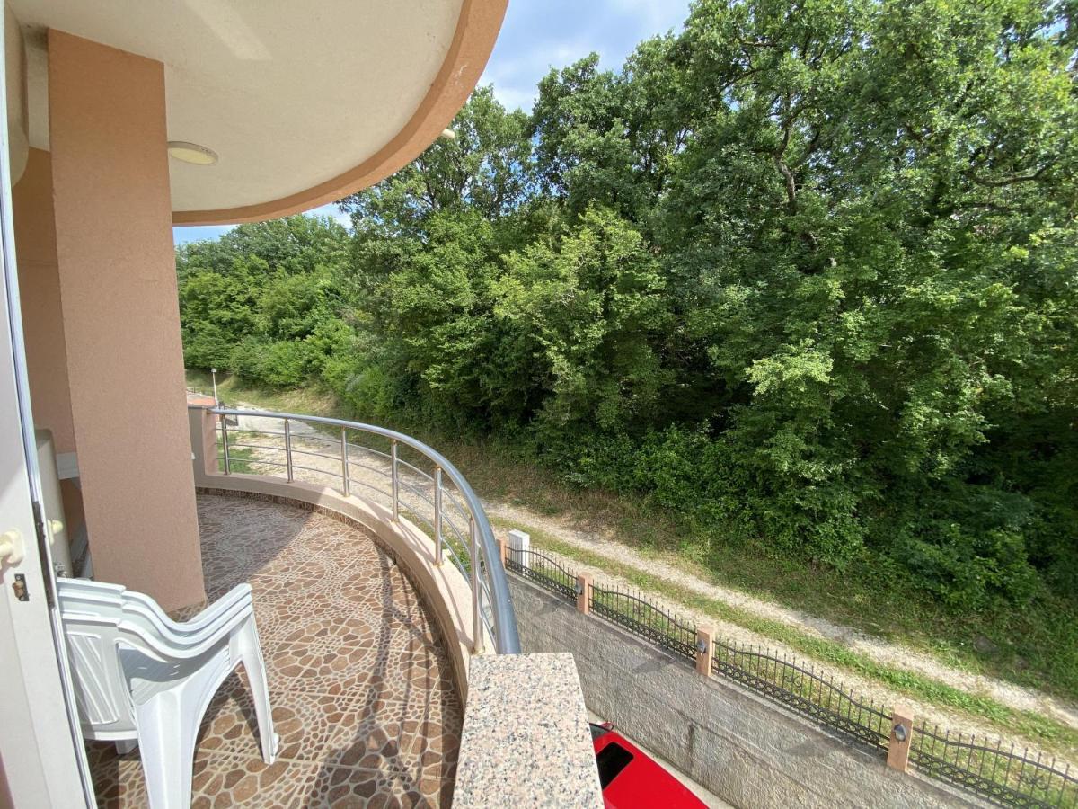 Guest House Koliqi - Hotel & Apartments 乌尔齐尼 外观 照片