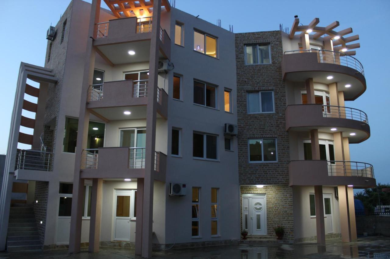 Guest House Koliqi - Hotel & Apartments 乌尔齐尼 外观 照片