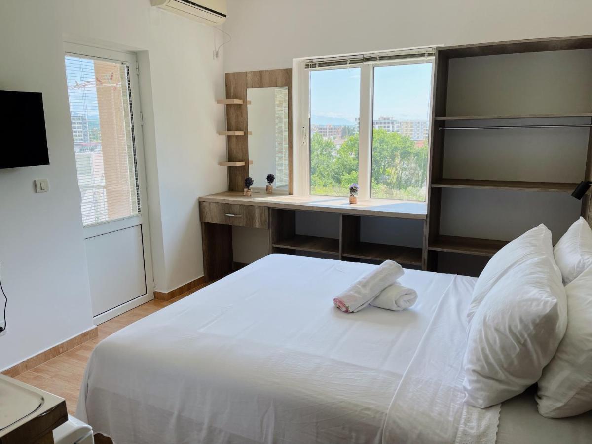 Guest House Koliqi - Hotel & Apartments 乌尔齐尼 外观 照片