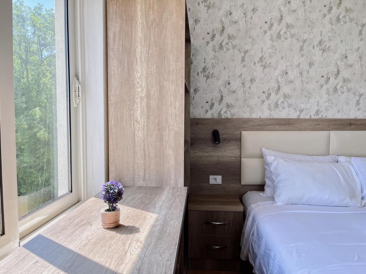 Guest House Koliqi - Hotel & Apartments 乌尔齐尼 外观 照片