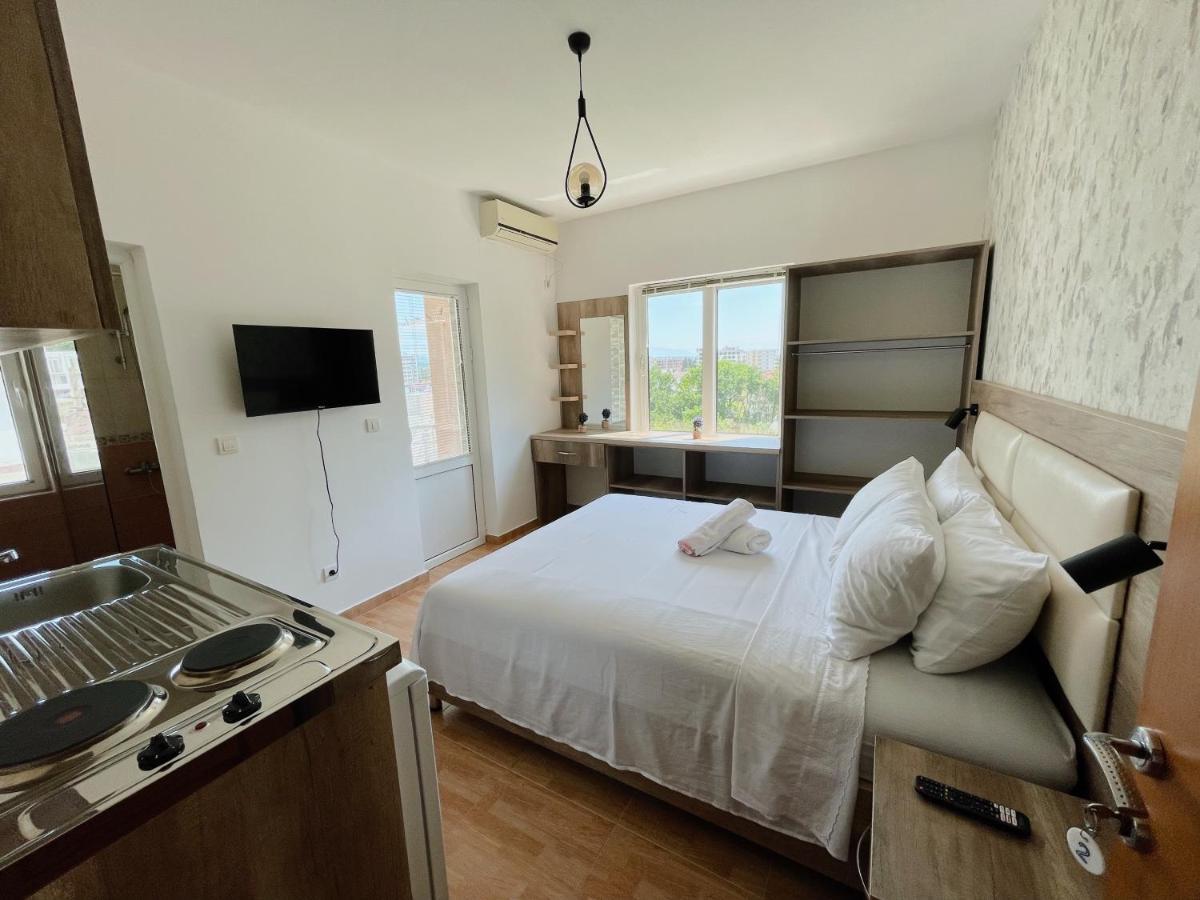 Guest House Koliqi - Hotel & Apartments 乌尔齐尼 外观 照片