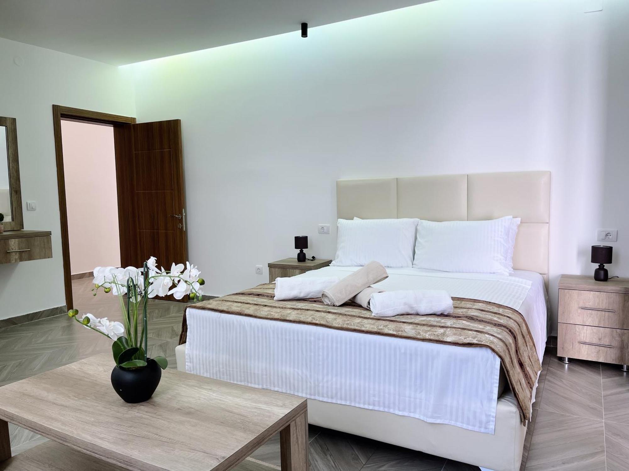 Guest House Koliqi - Hotel & Apartments 乌尔齐尼 外观 照片
