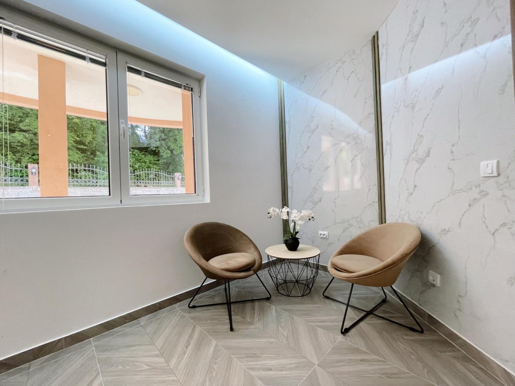 Guest House Koliqi - Hotel & Apartments 乌尔齐尼 外观 照片