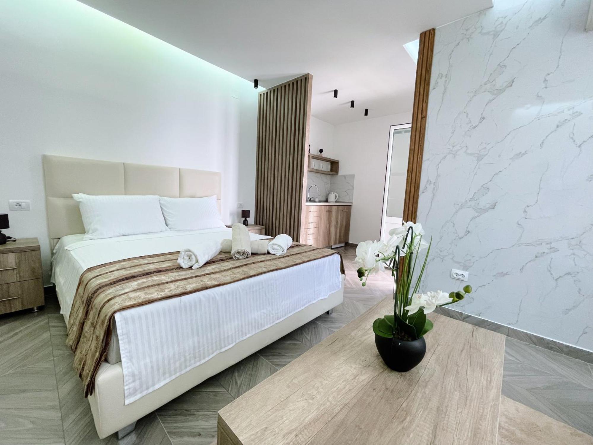 Guest House Koliqi - Hotel & Apartments 乌尔齐尼 外观 照片