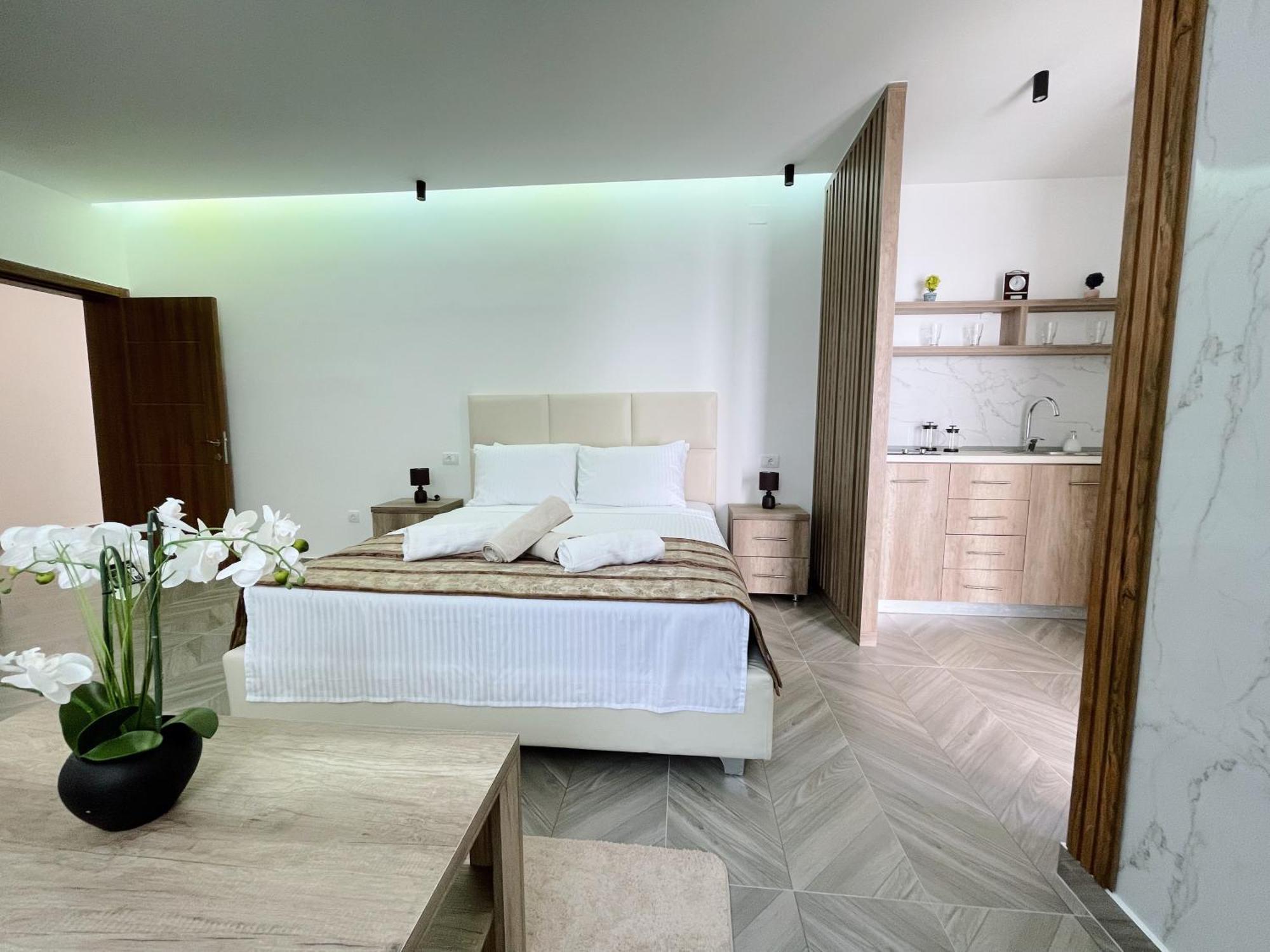 Guest House Koliqi - Hotel & Apartments 乌尔齐尼 外观 照片