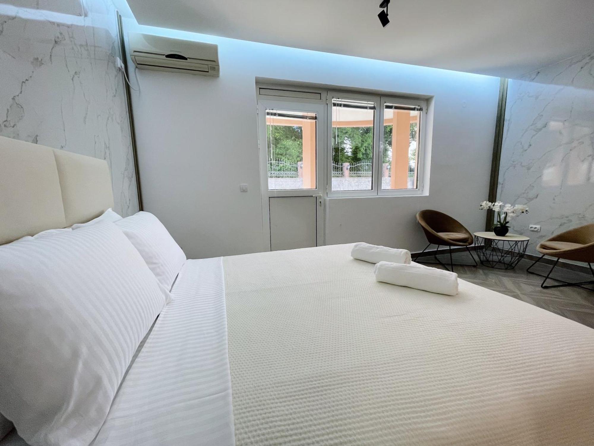 Guest House Koliqi - Hotel & Apartments 乌尔齐尼 外观 照片