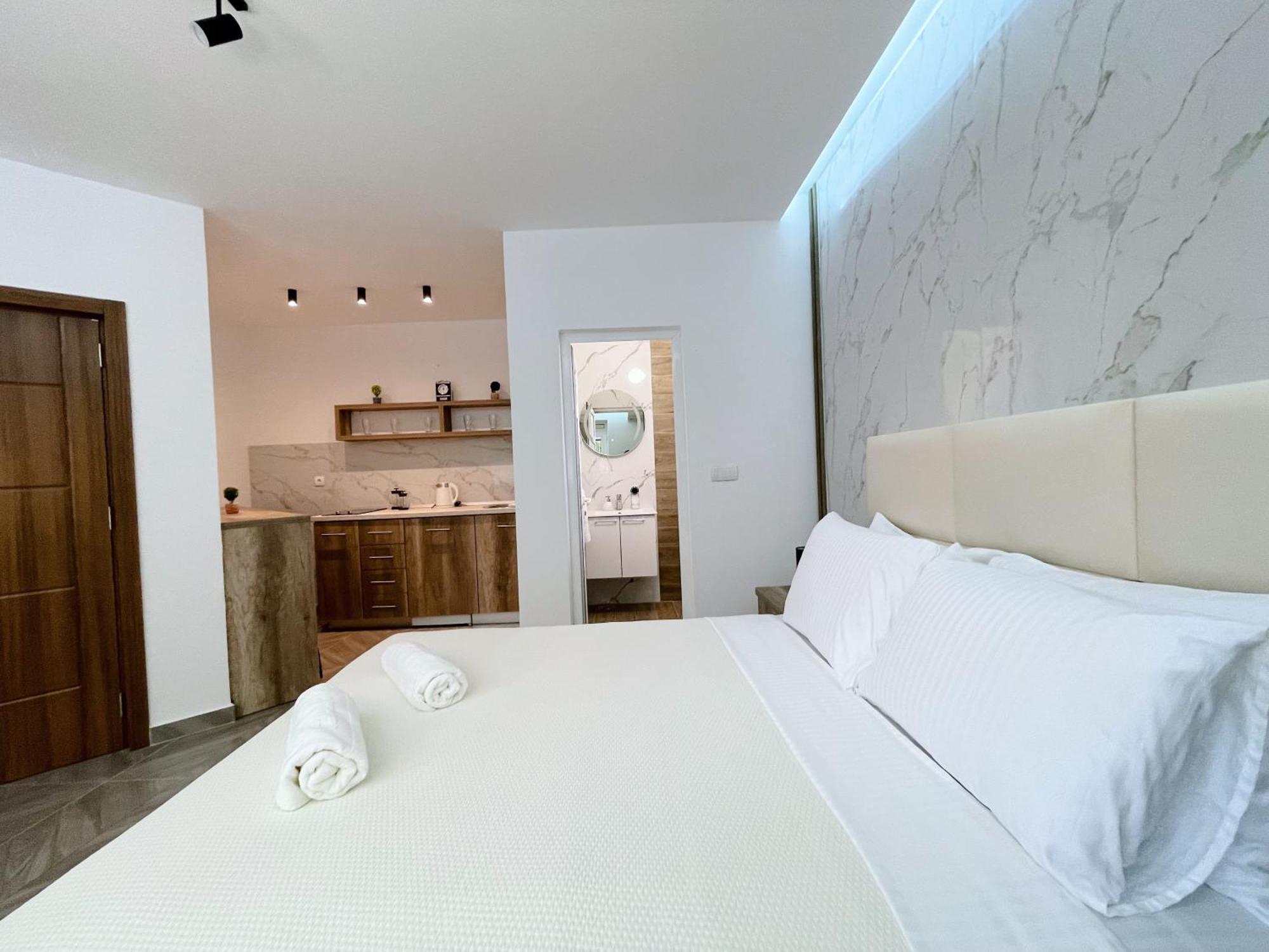 Guest House Koliqi - Hotel & Apartments 乌尔齐尼 外观 照片